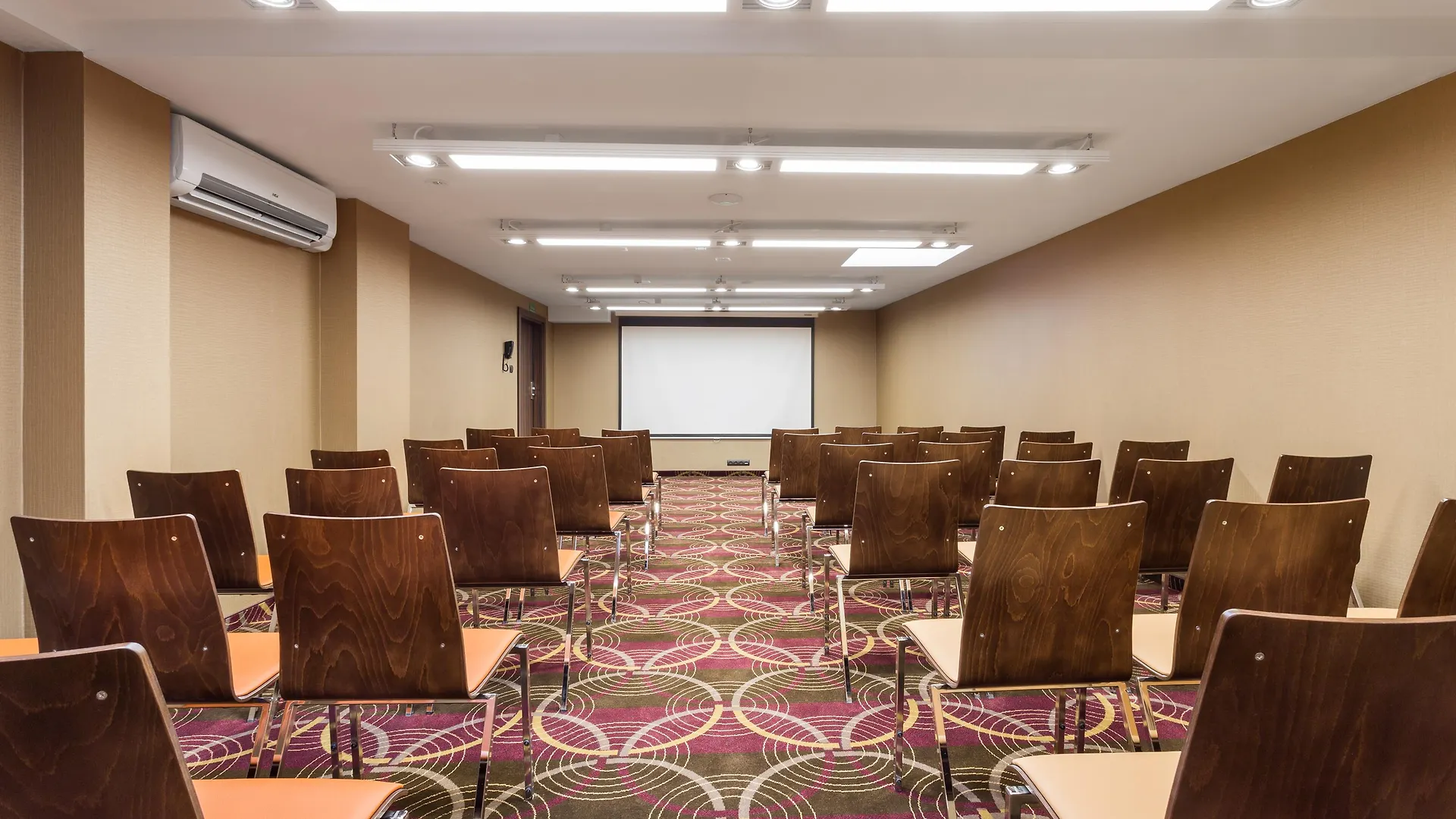 Hotel Desilva Premium 포즈난